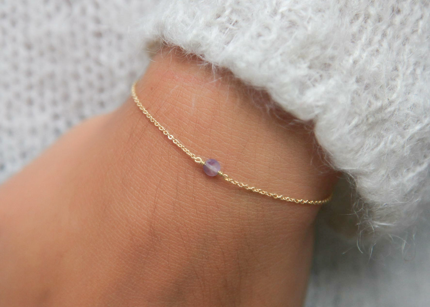 Bracelet petite pierre d'améthyste plaqué or