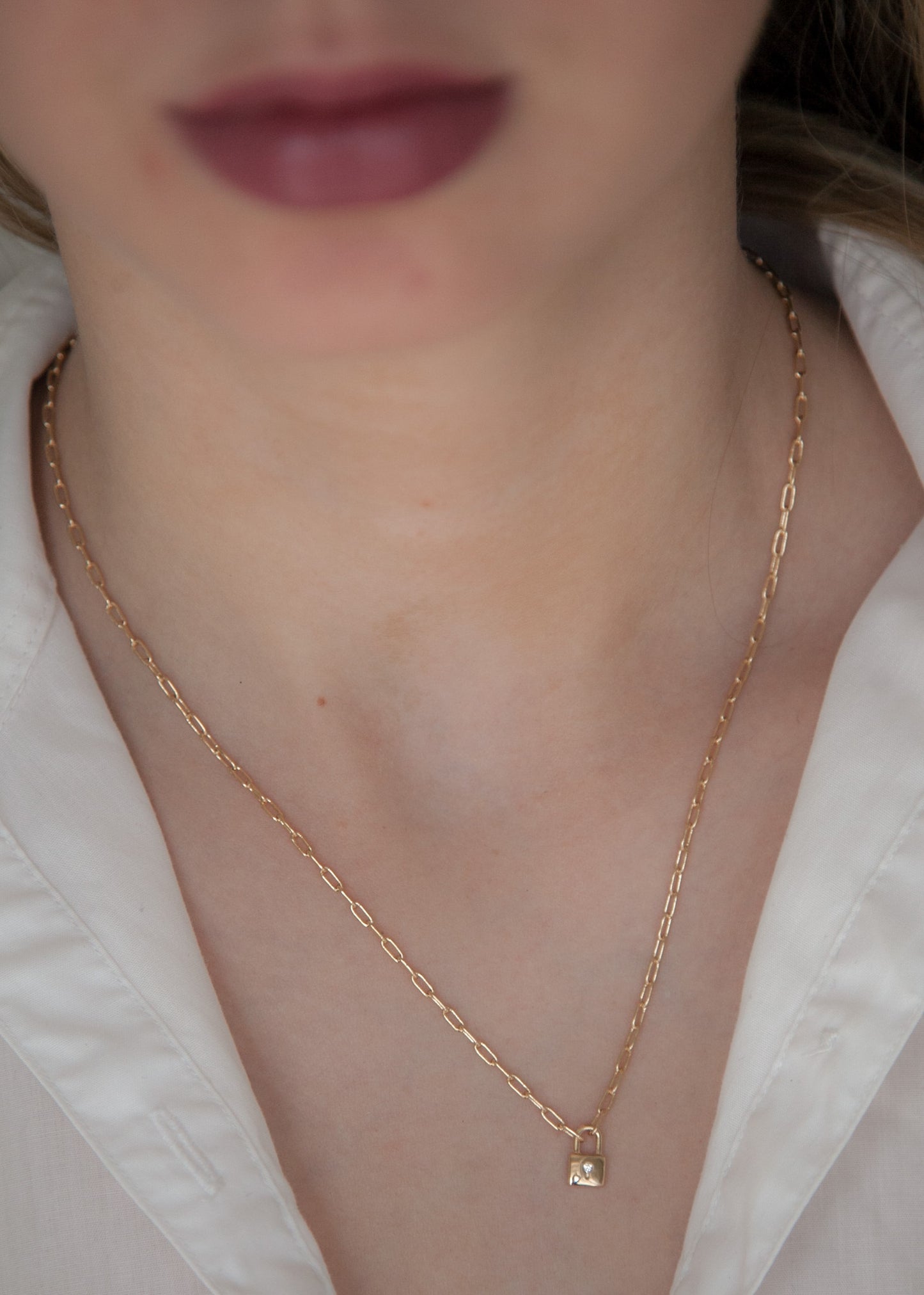 Collier pendentif cadenas plaqué or