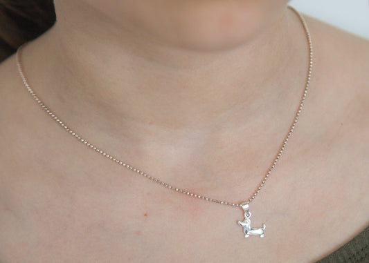 Collier pendentif teckel en argent
