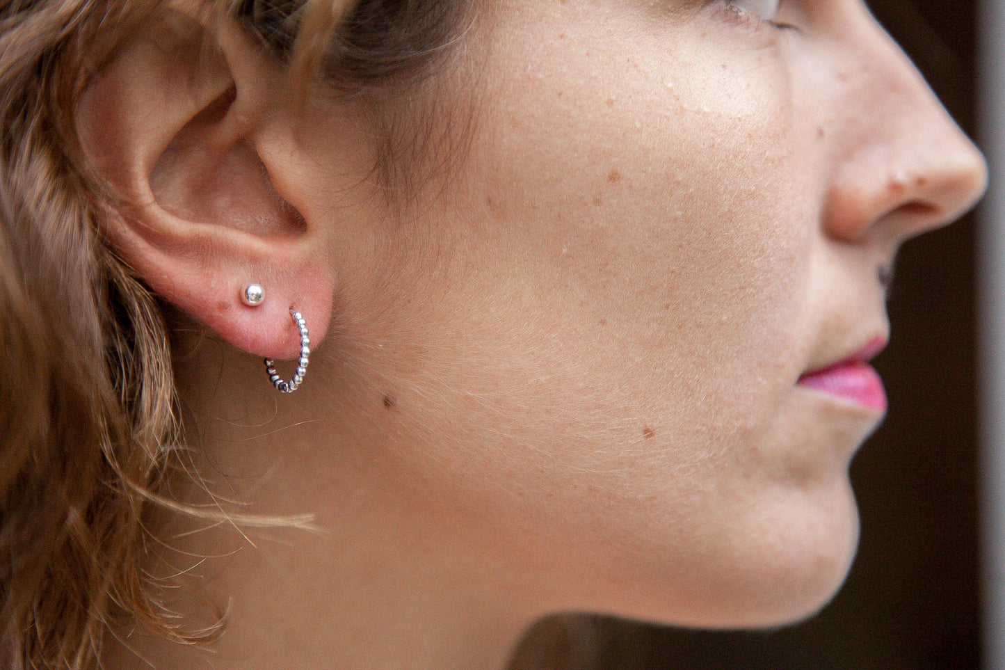 Boucles d'oreilles créoles perlées en argent