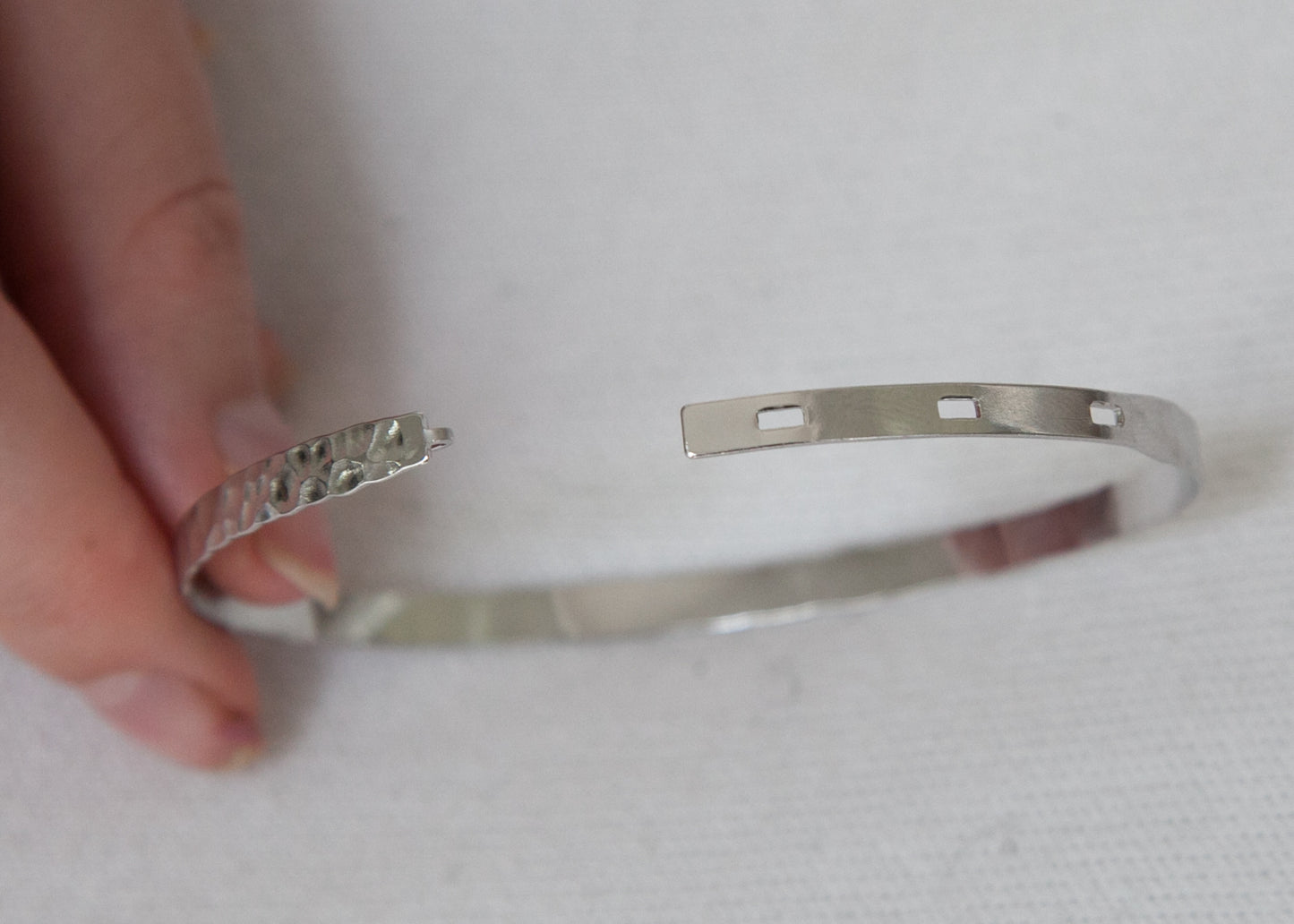 Bracelet jonc martelé en argent