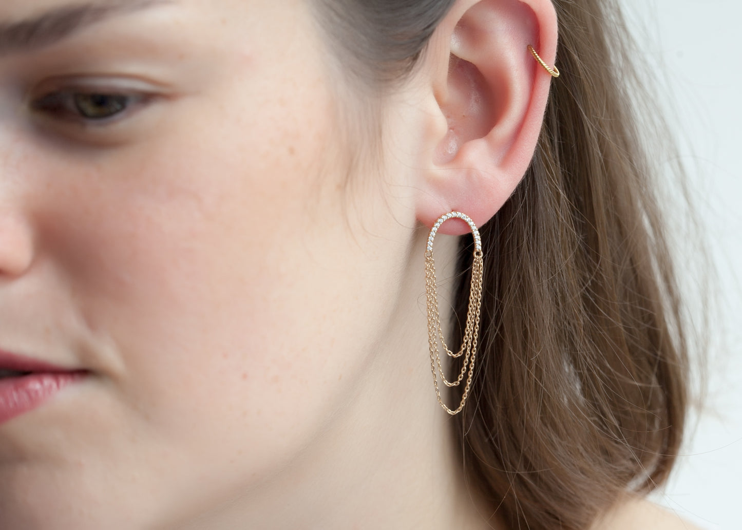 Boucles d'oreilles strass et chainettes plaqué or
