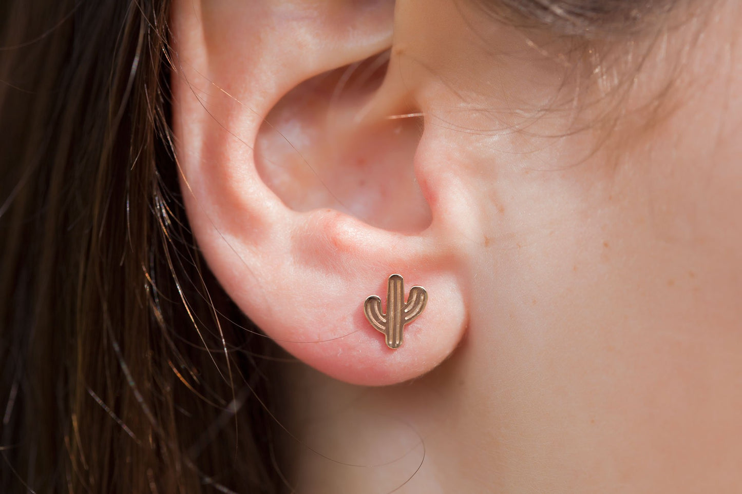 Boucles d'oreilles puces cactus plaqué or