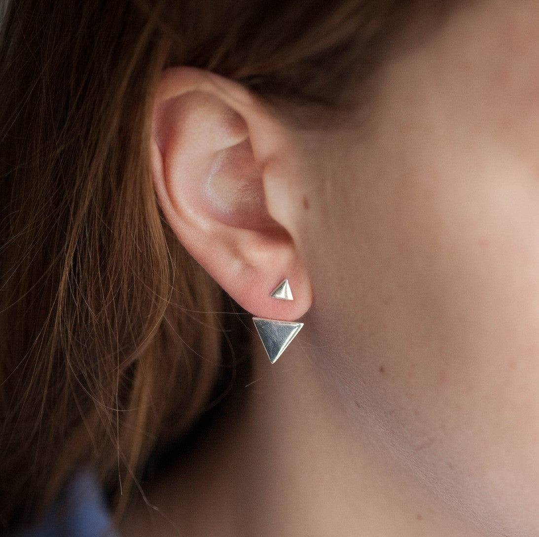 Boucles d'oreilles triangle dessous de lobe en argent