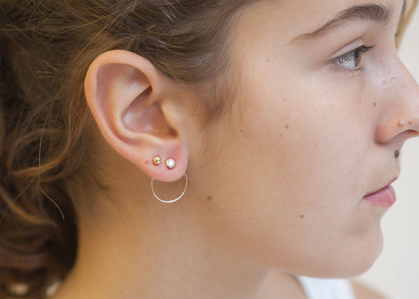 Boucles d'oreilles ronds dessous de lobe plaqué or