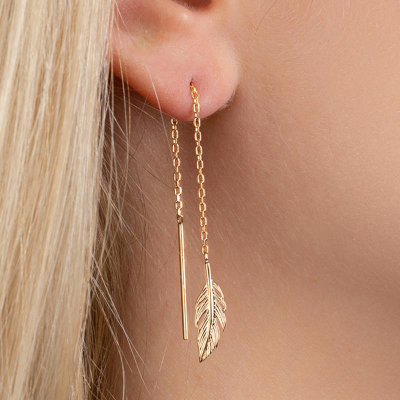 Boucles d'oreilles plume chaîne traversante plaqué or - Boucles d'oreilles pendantes plumes