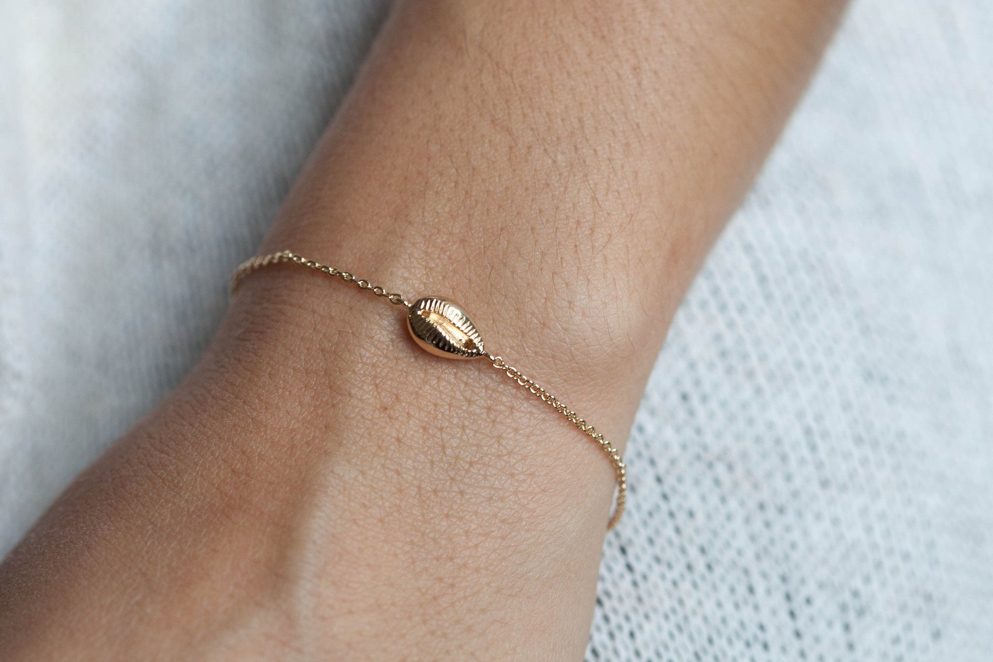 Bracelet coquillage plaqué or