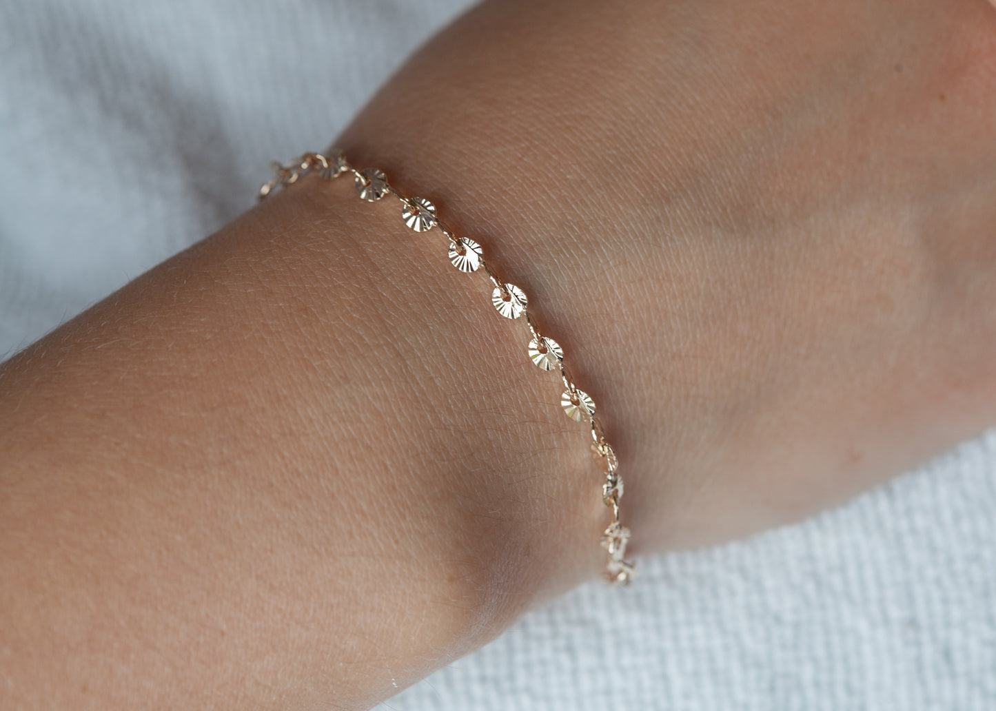 Bracelet pastilles striées plaqué or