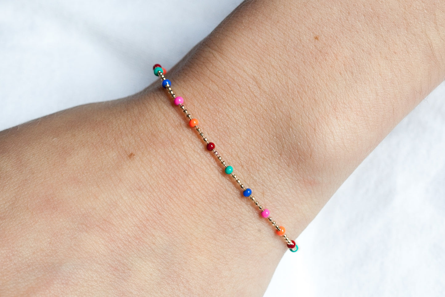 Bracelet coloré plaqué or