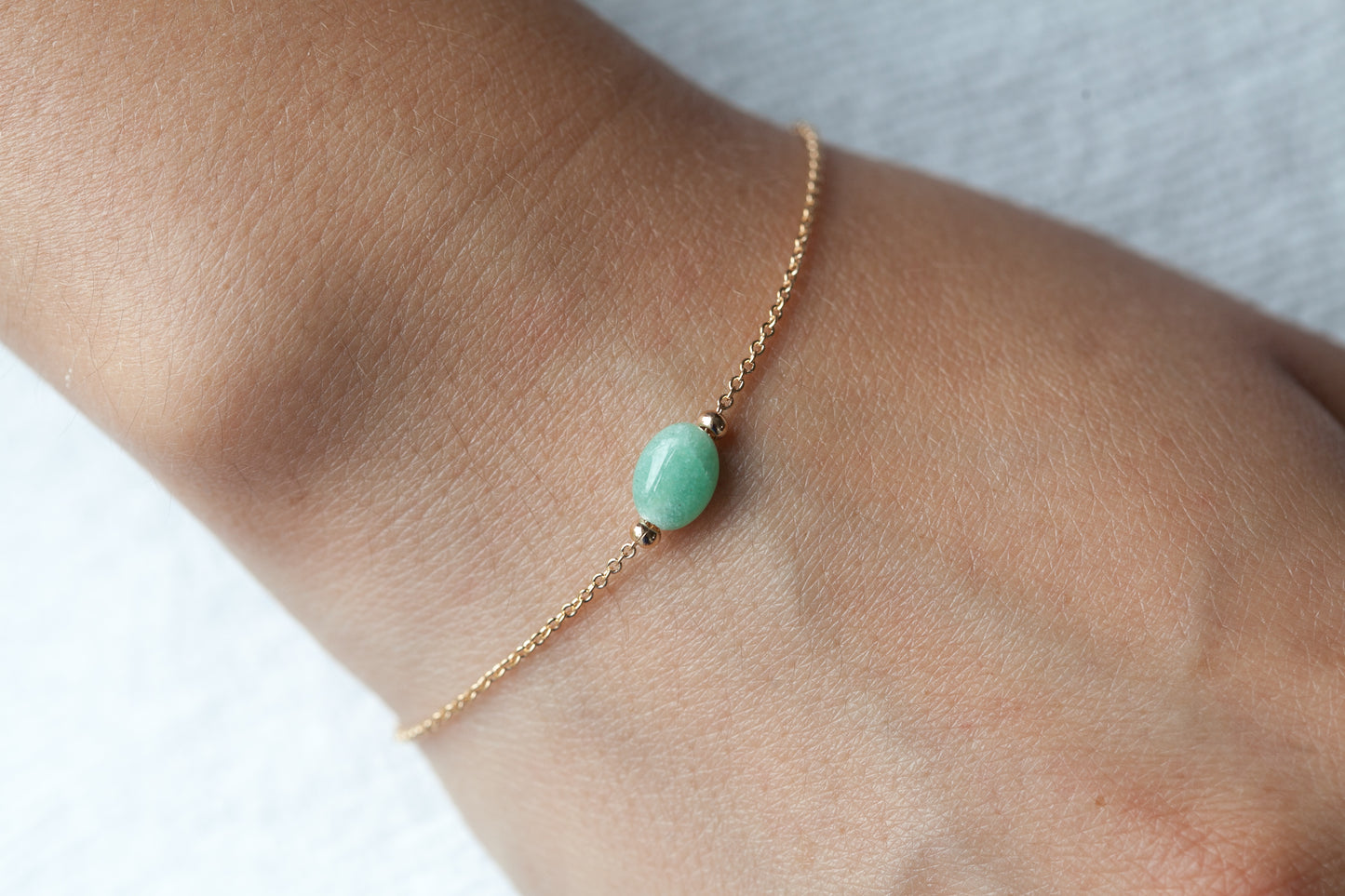 Bracelet pierre naturelle plaqué or 18 carats