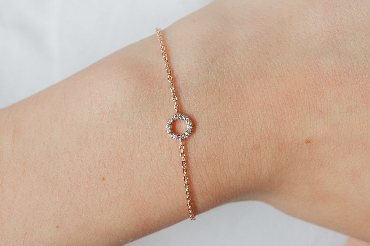 Bracelet petit rond plaqué or rose serti de zircons
