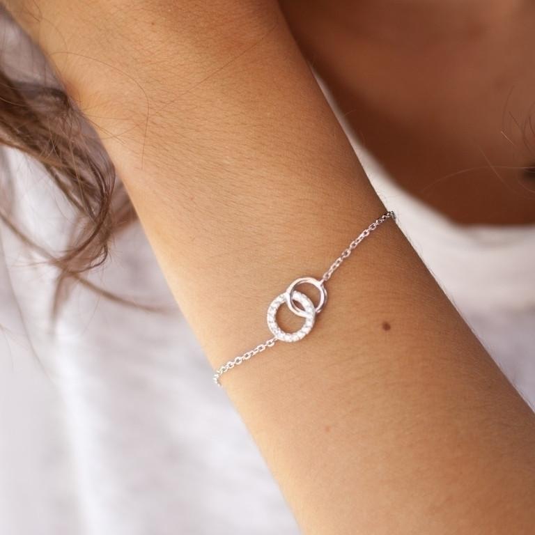 Bracelet chaîne 2 ronds entrelacés en argent serti de zircons