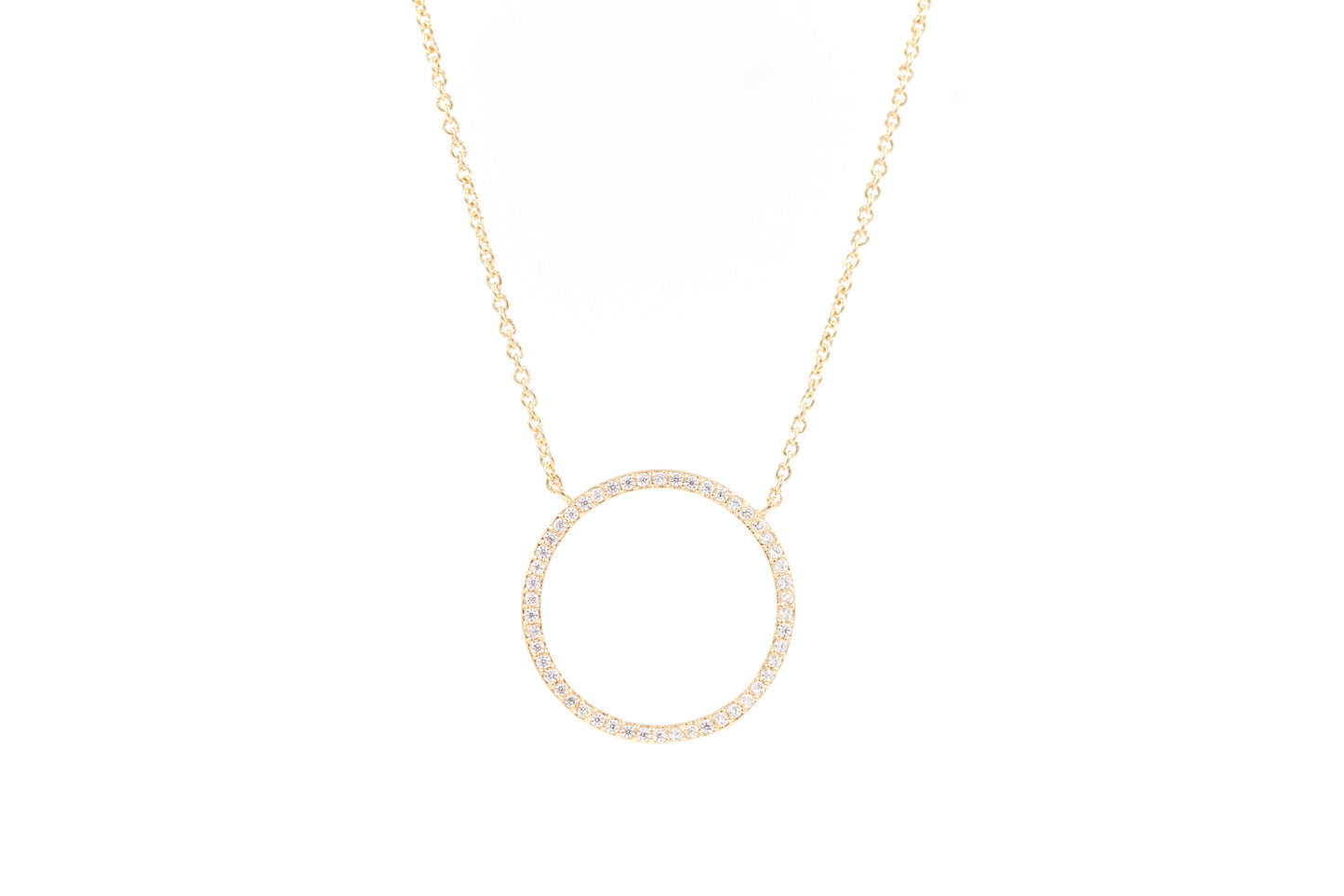 Collier cercle plaqué or serti de zircons