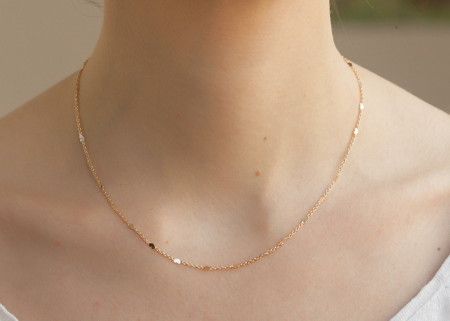 Collier chaîne petits coeurs plaqué or