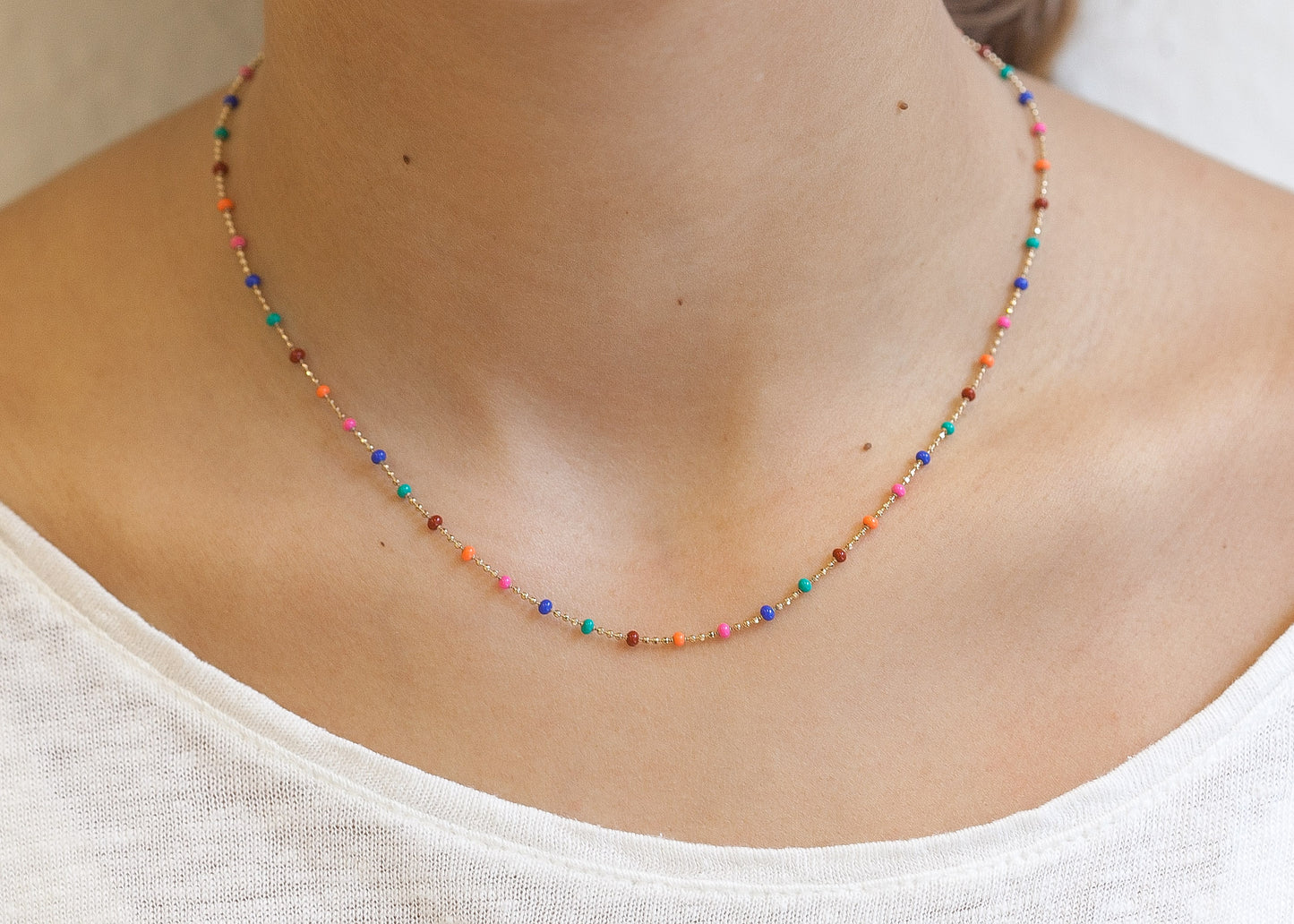 Collier chapelet multicolore plaqué or