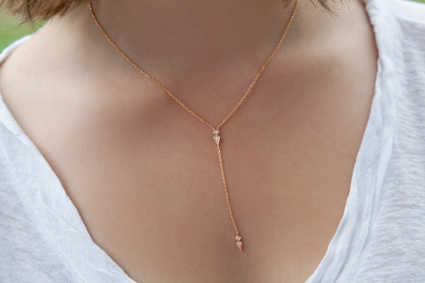 Collier décolleté serti de zircons plaqué or