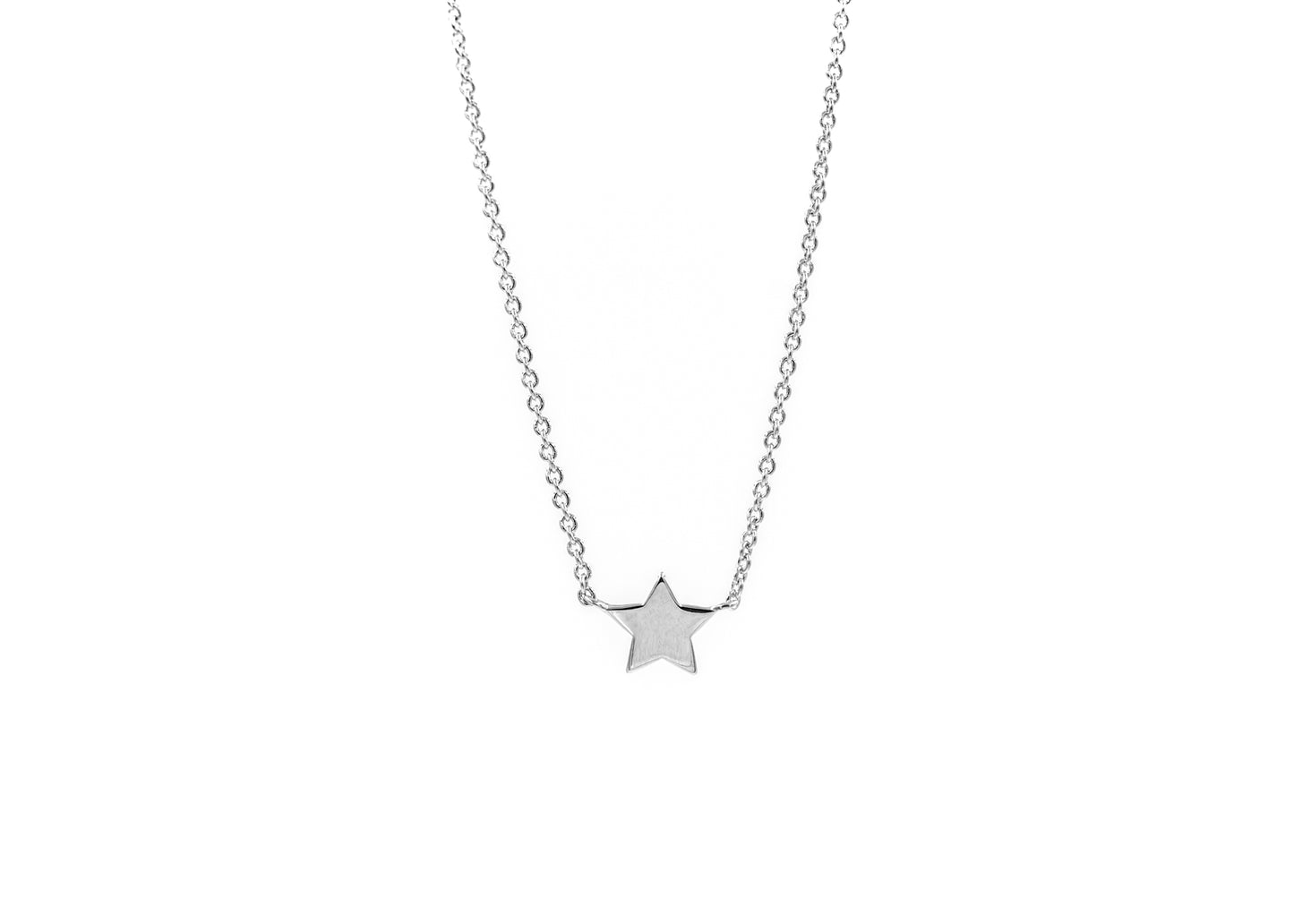 Collier avec petite étoile en argent