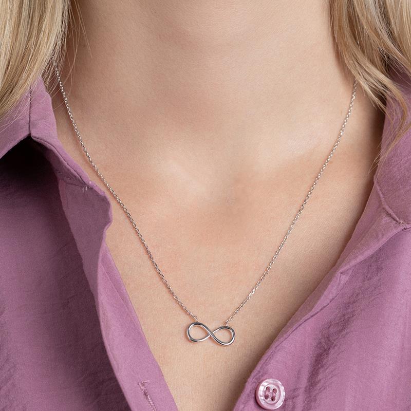 Collier infini en argent massif à voir!