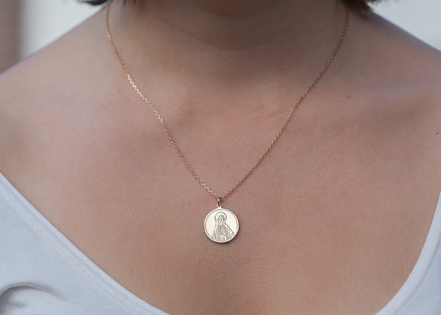 Collier Médaille Jésus plaqué or