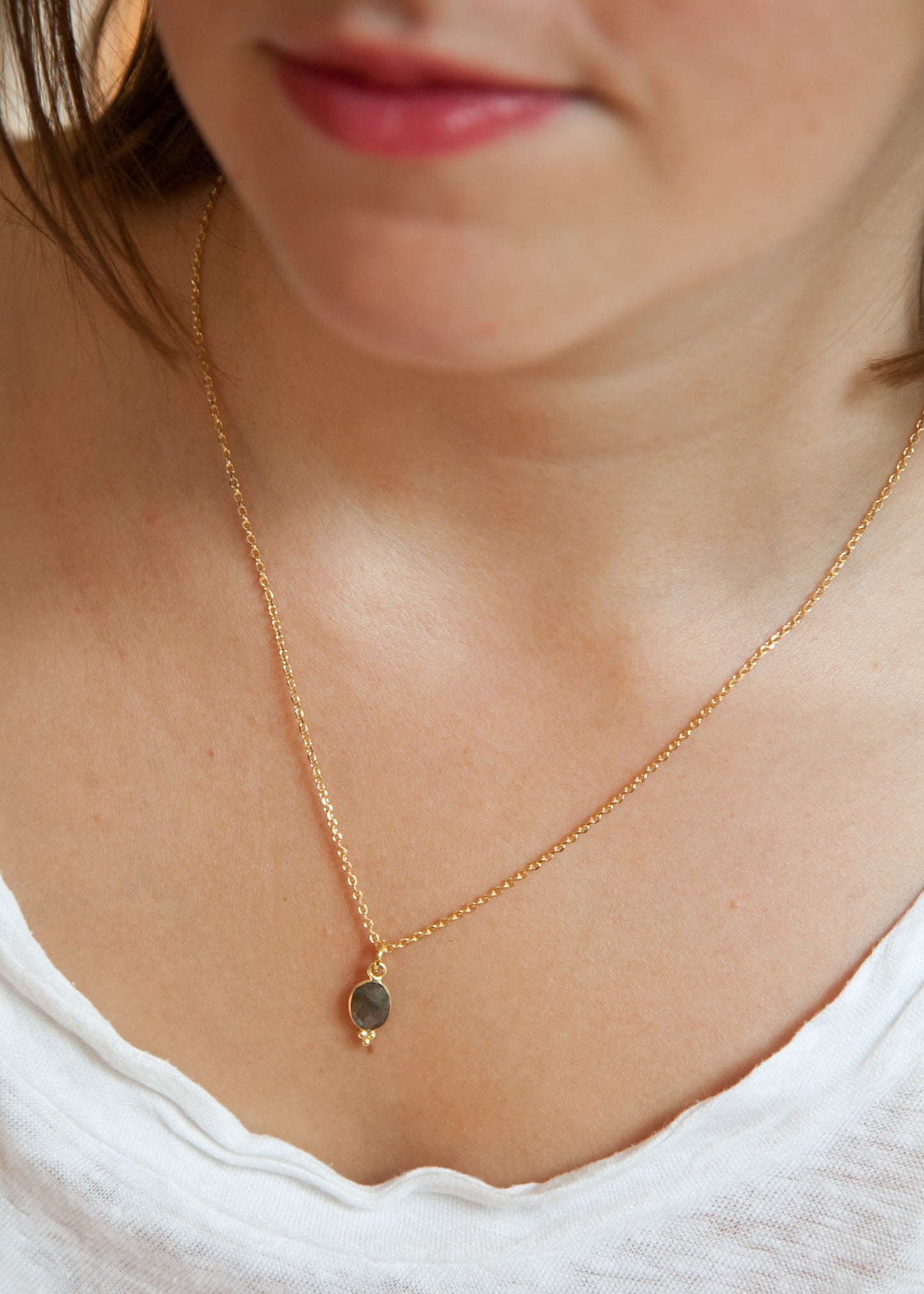 Collier petite pierre labradorite plaqué or
