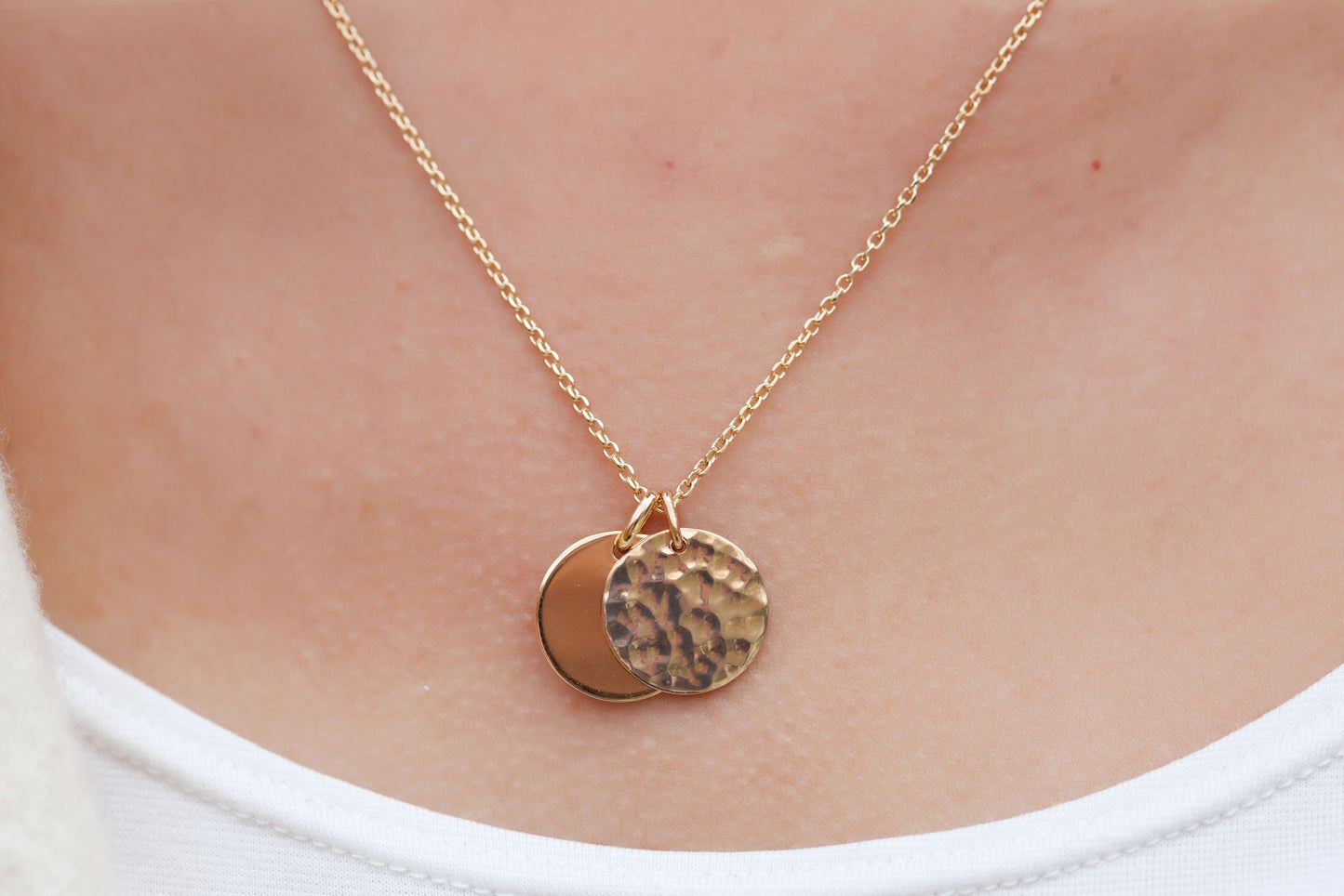 Collier plaqué or 2 médailles