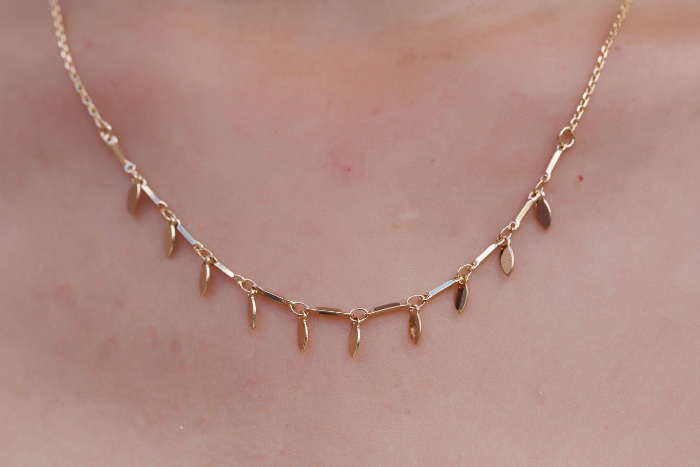 Collier pétales plaqué or
