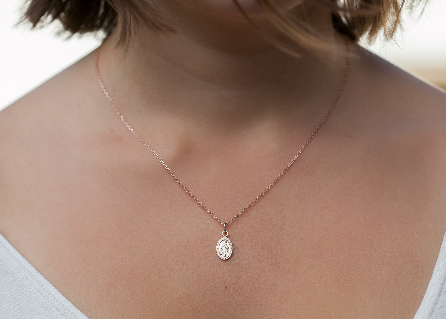 Collier médaille vierge Marie plaqué or rose