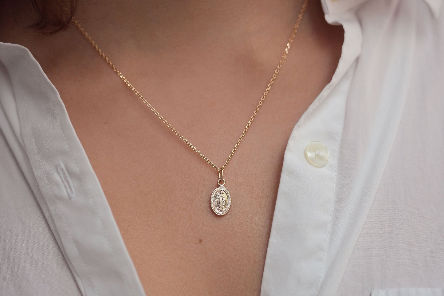 collier médaille vierge marie or