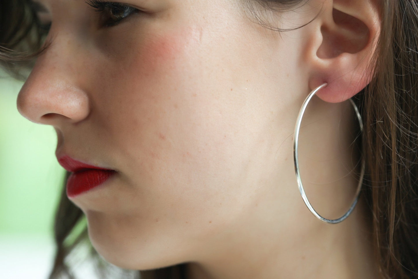 Grandes boucles d'oreilles créoles en argent