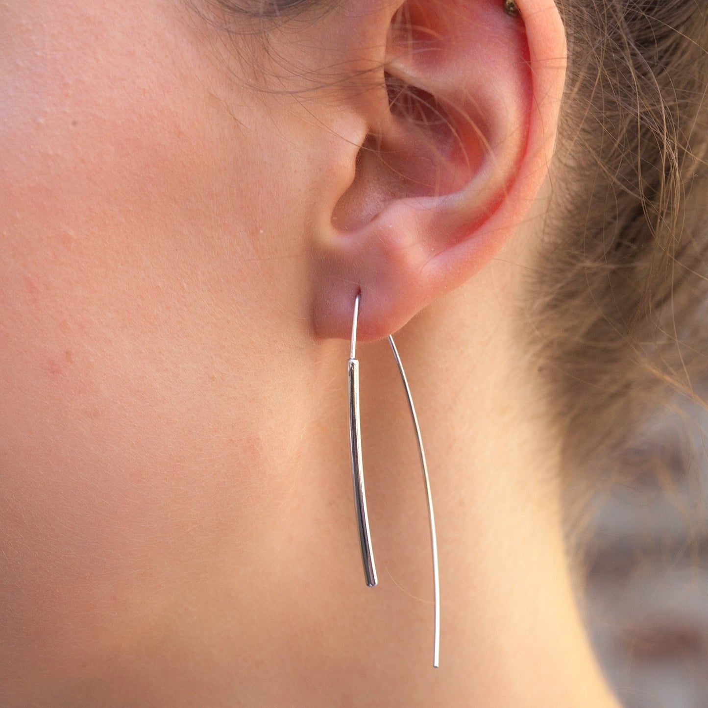 Boucles d'oreilles traversantes minimalistes en argent