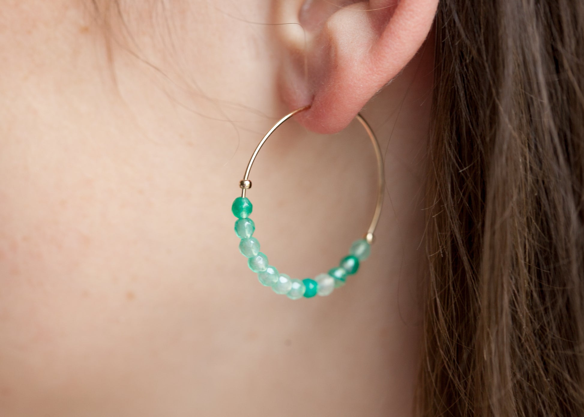 Créoles plaqué or pierre naturelle calcédoine verte