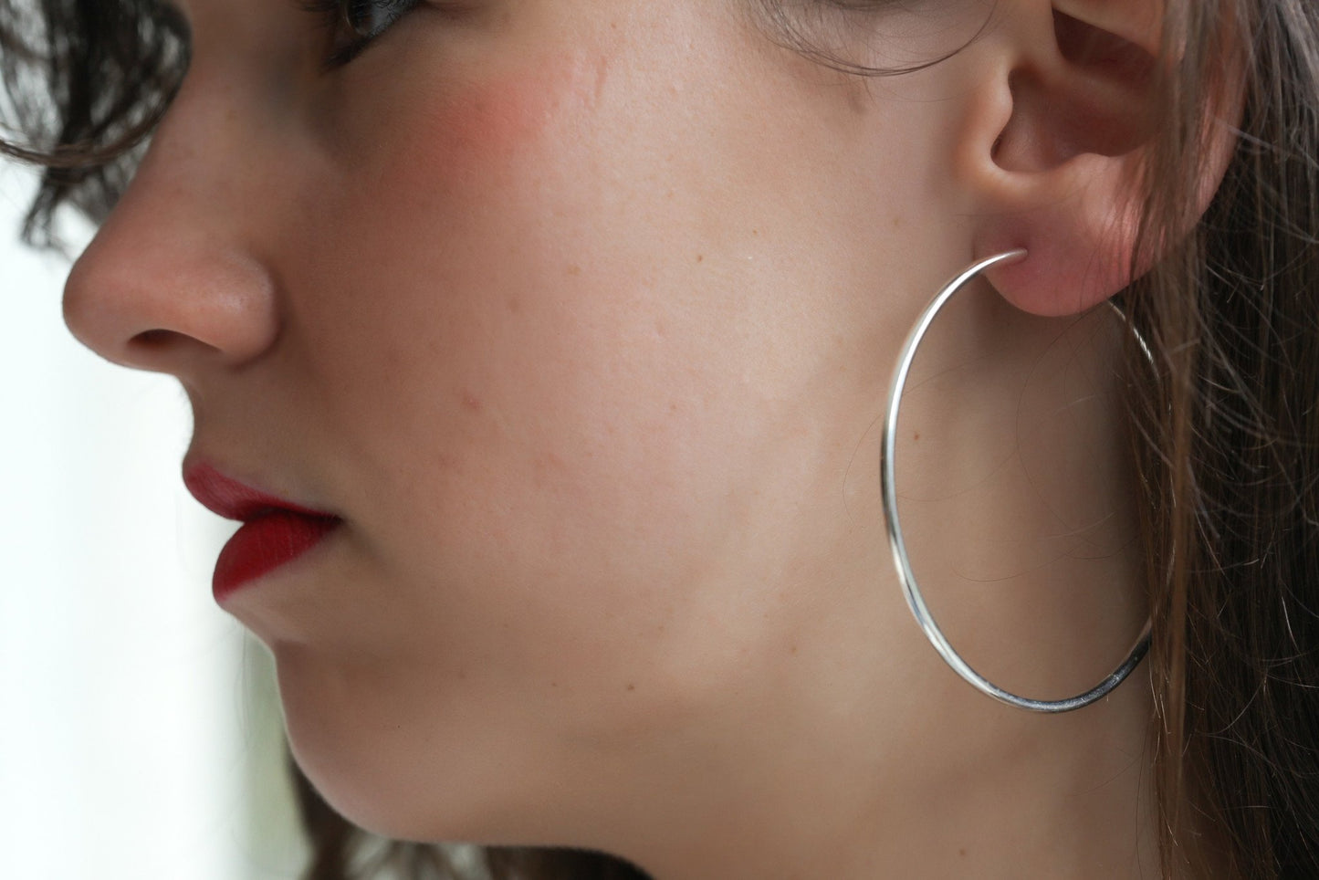 Grandes boucles d'oreilles créoles en argent
