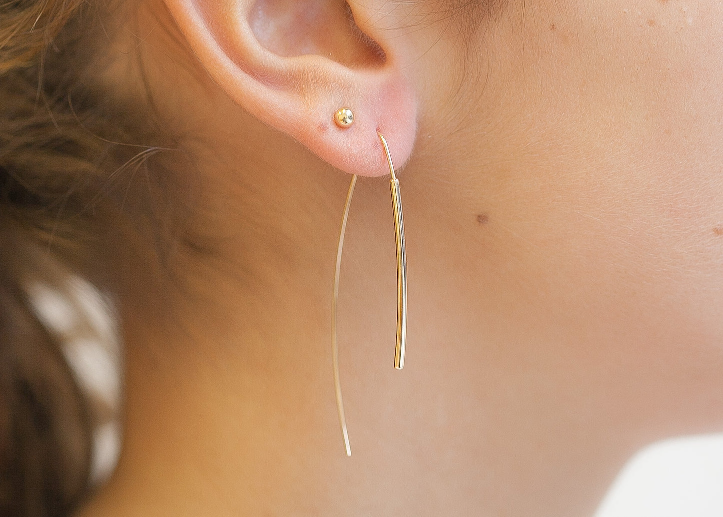 Boucles d'oreilles traversantes minimalistes plaqué or
