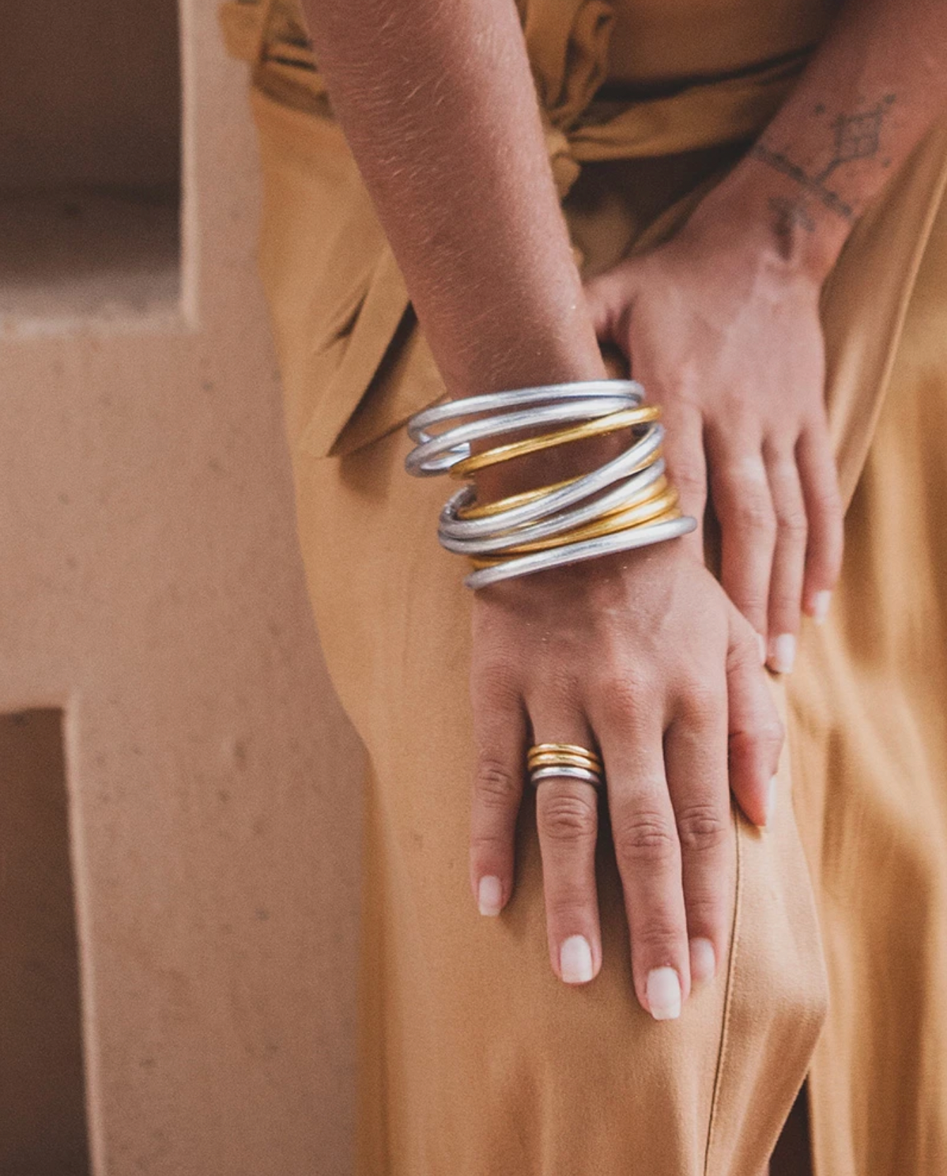 Jonc bouddhiste porte-bonheur argenté, bracelet tibétain