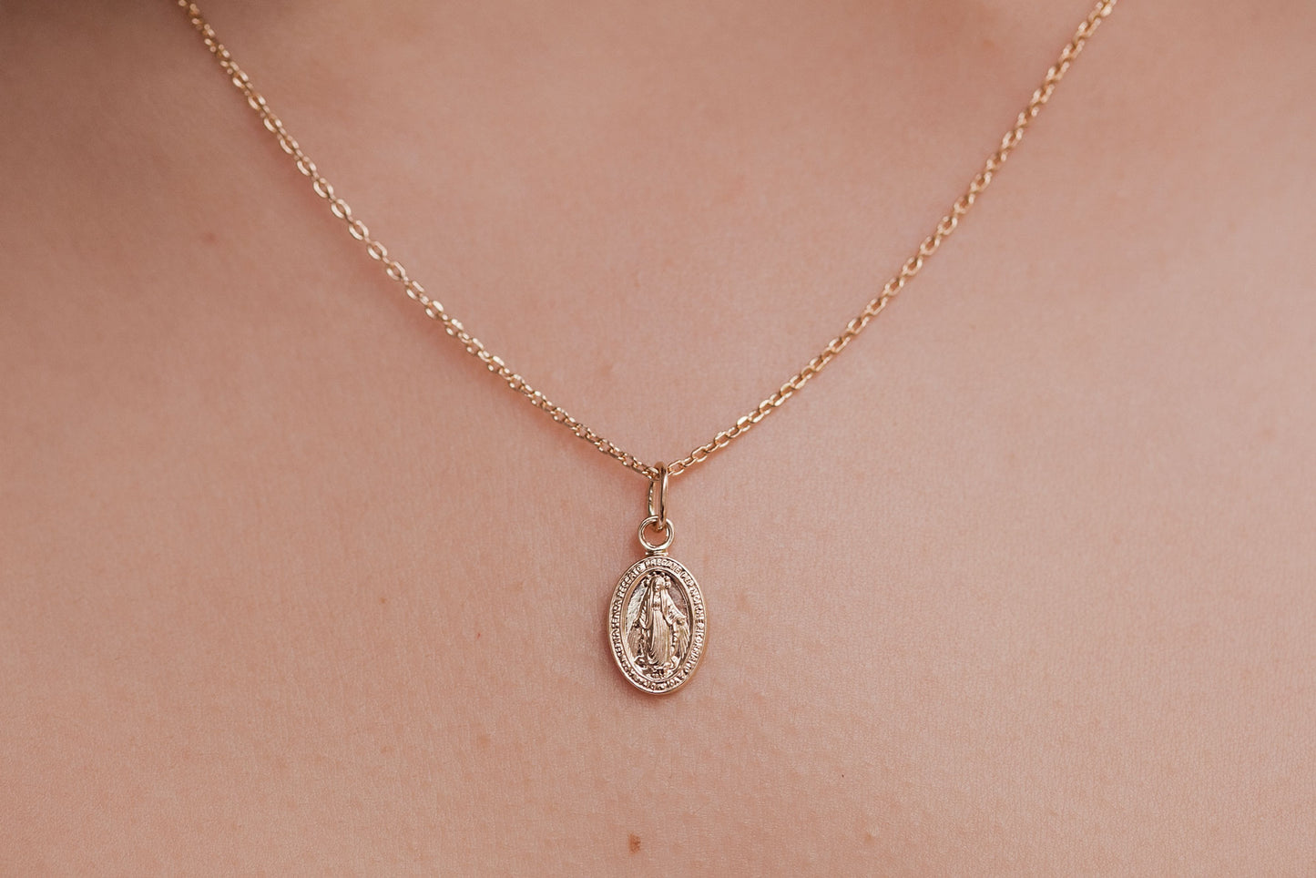 médaille miraculeuse vierge marie