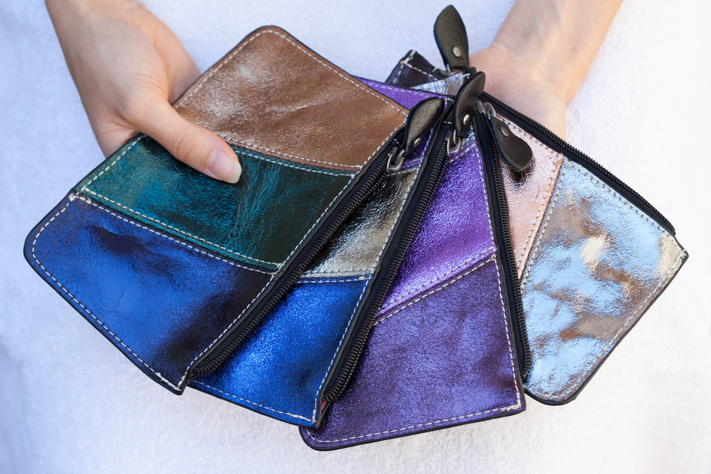 Pochette en cuir brillant