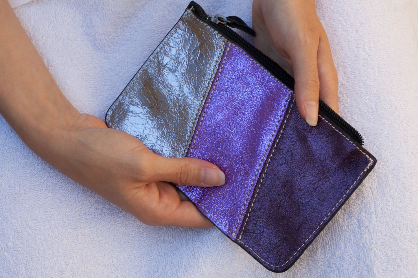 Pochette en cuir brillant