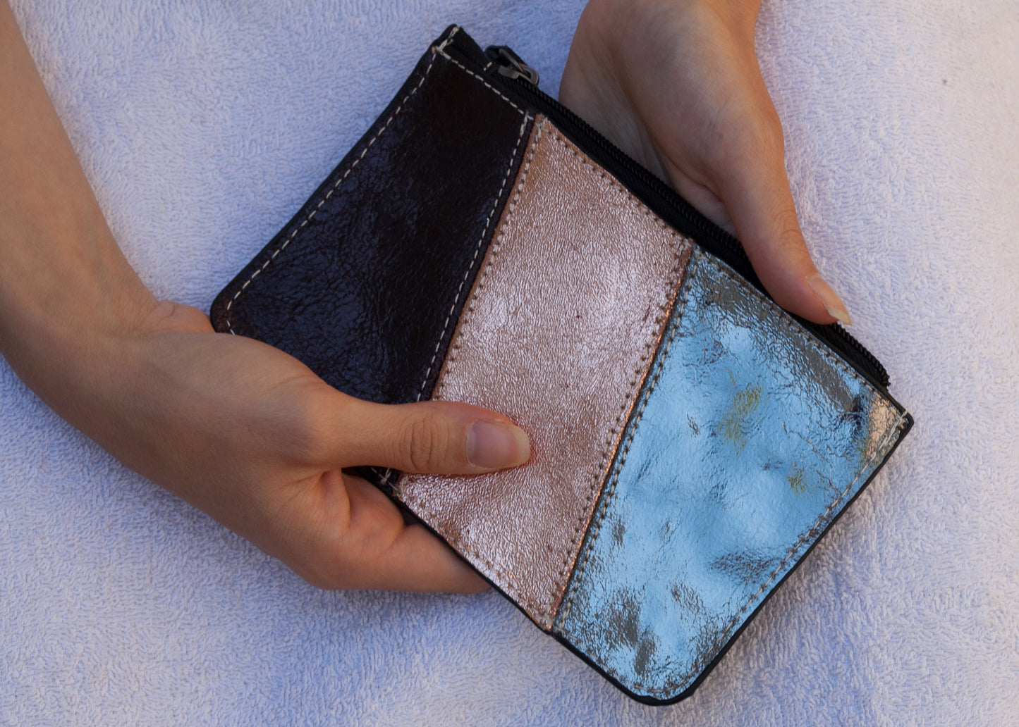 Pochette en cuir brillant