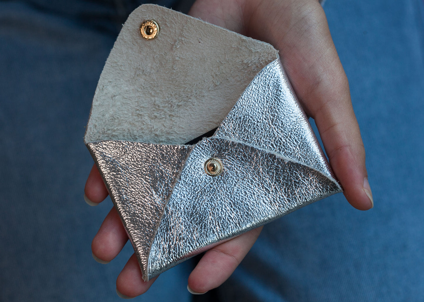Porte-cartes en cuir brillant