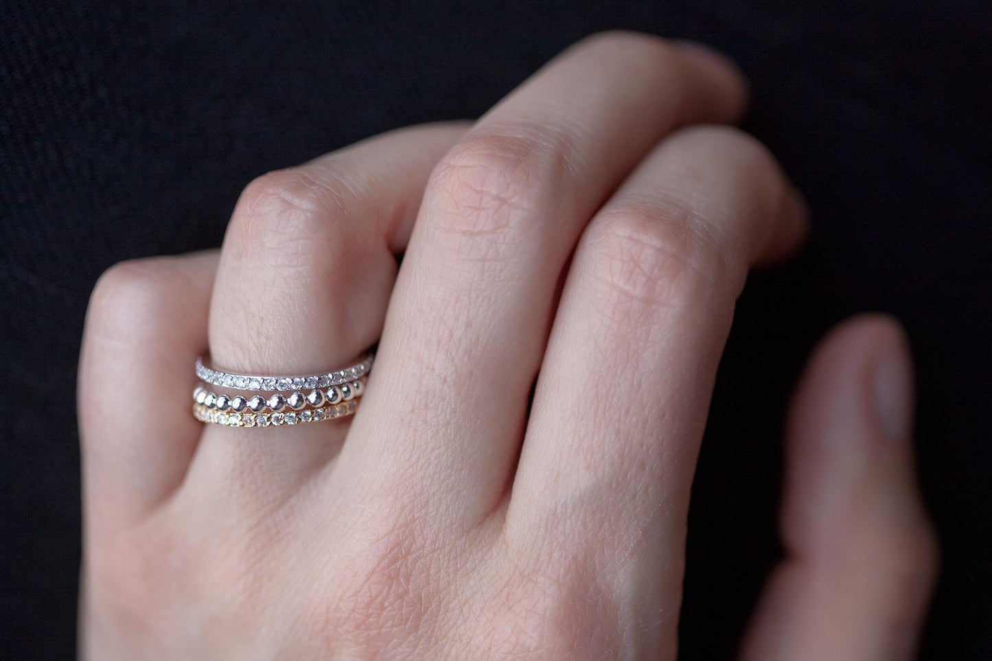 Bague plaqué or jaune sertie de zircons