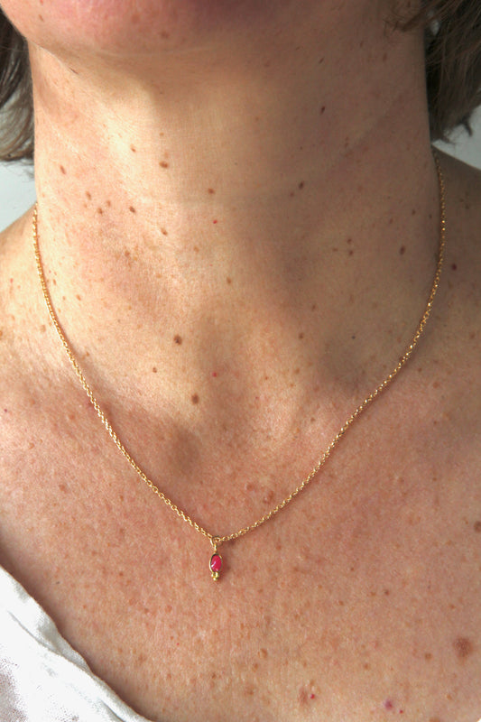 Collier petite pierre naturelle plaqué or