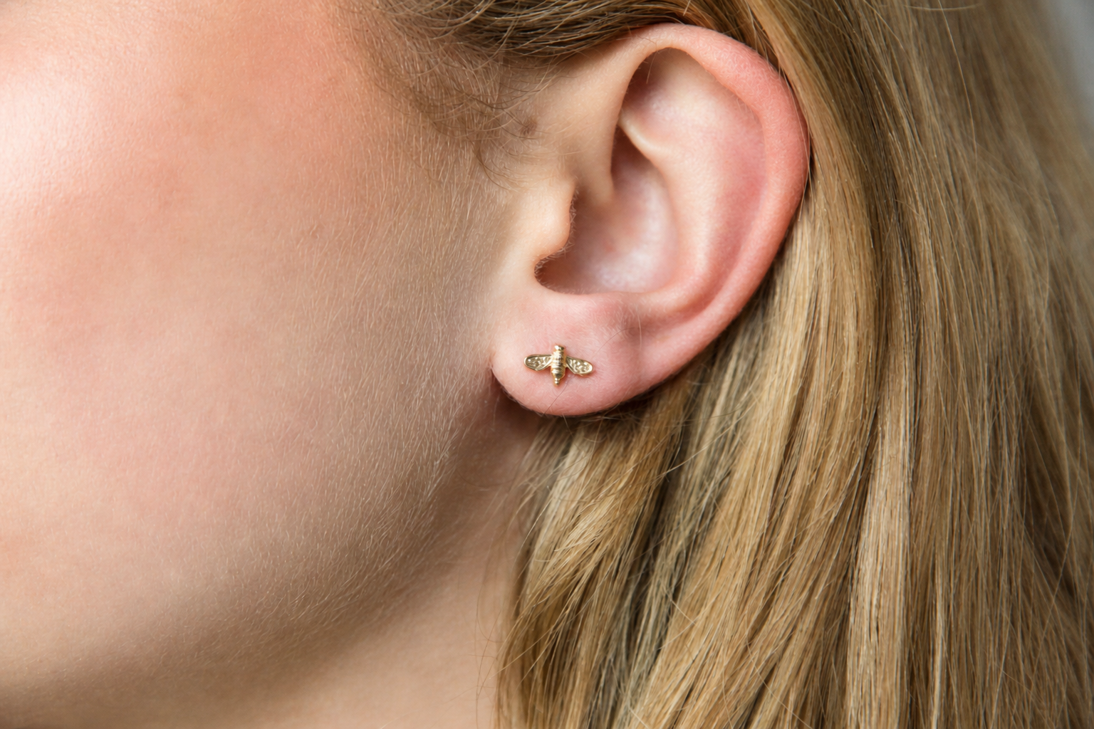 Boucles d'oreilles abeille plaqué or
