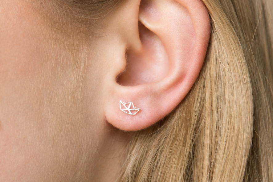 Boucles d'oreilles bateau en papier en argent