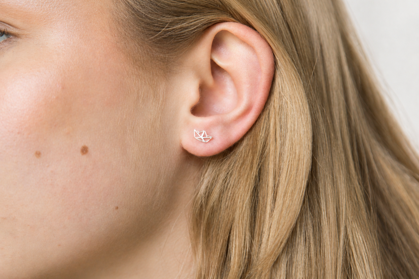 Boucles d'oreilles puce bateau en papier argent