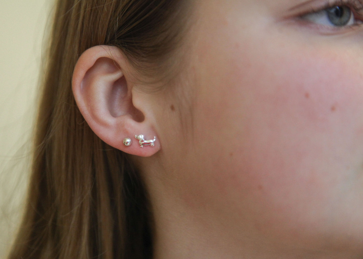 Boucles d'oreilles teckel en argent - Puces d'oreilles chien argent