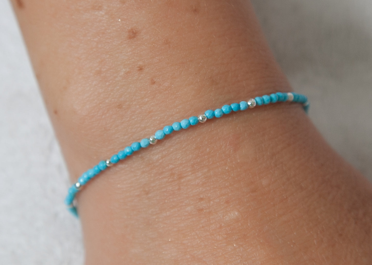 Bracelet perles d'argent et pierres naturelles turquoises