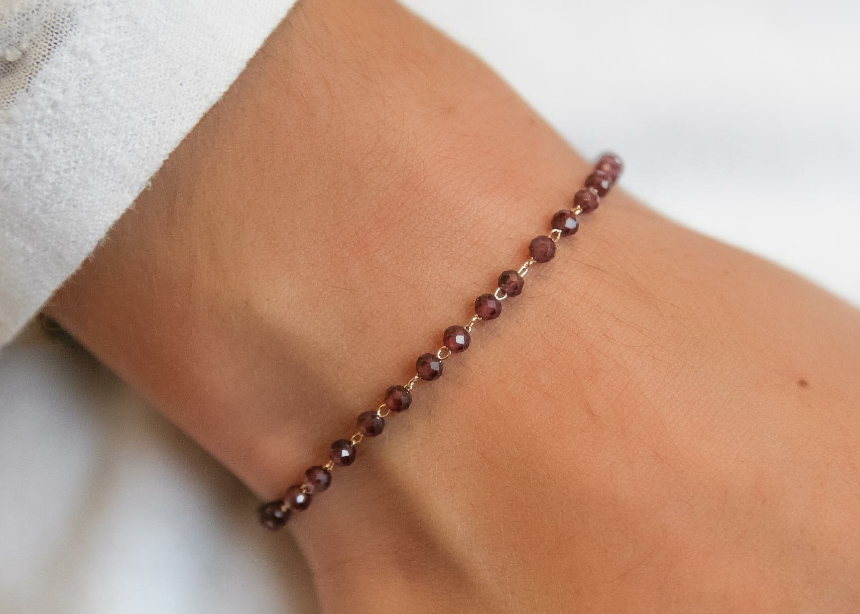 Bracelet grenat plaqué or