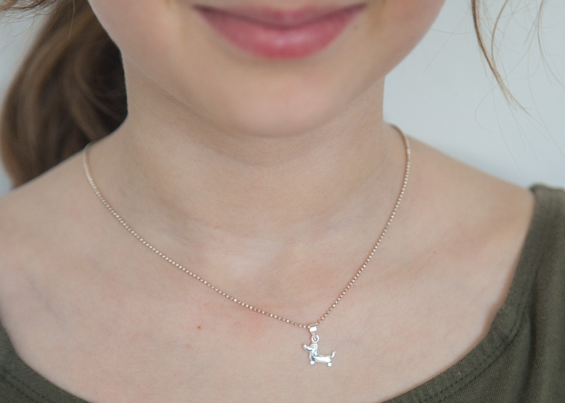 Collier pendentif teckel en argent