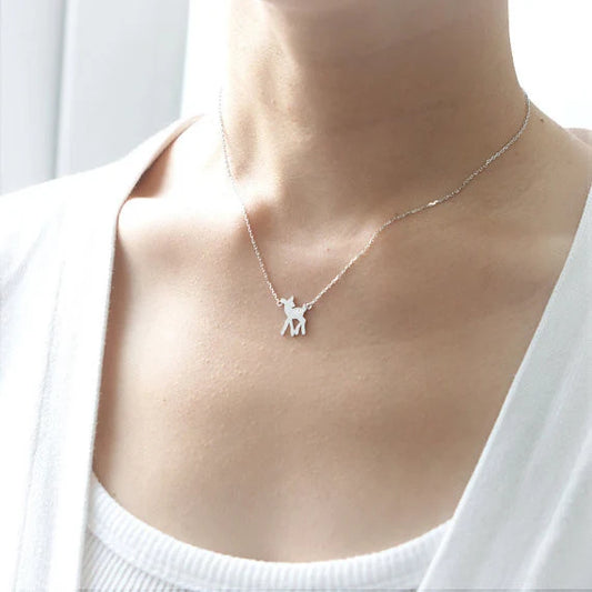Collier avec petit faon argenté