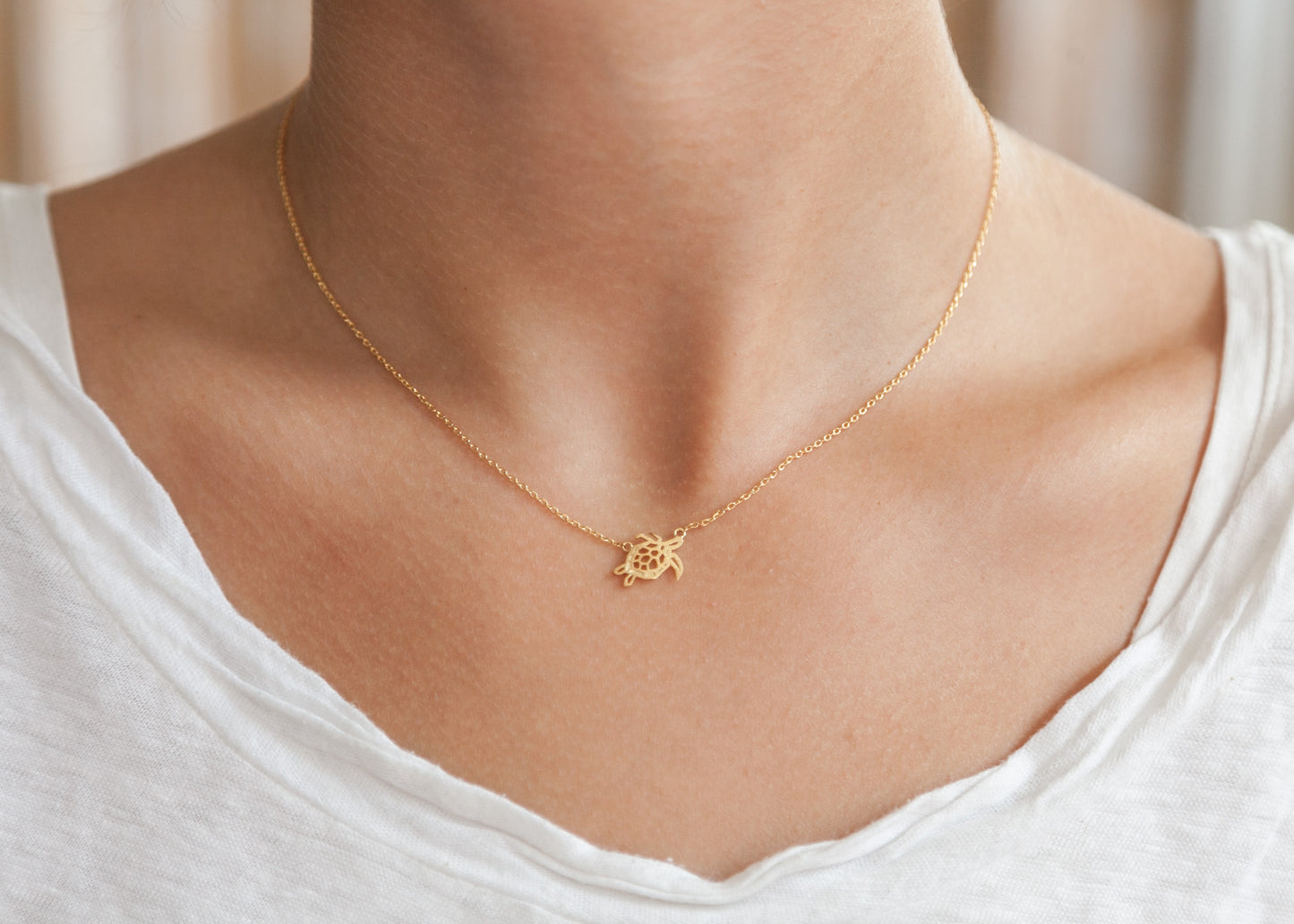 Collier tortue doré